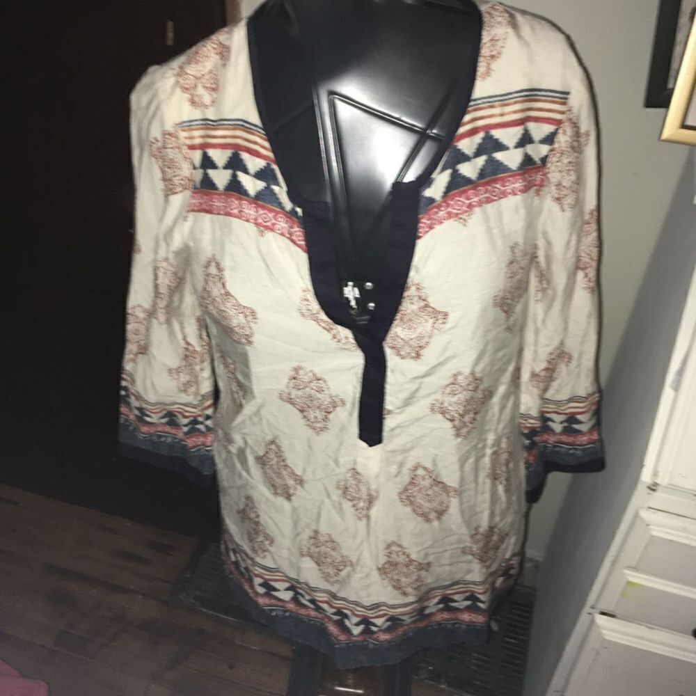 Lucky Brand cream split neck S southwest tunic